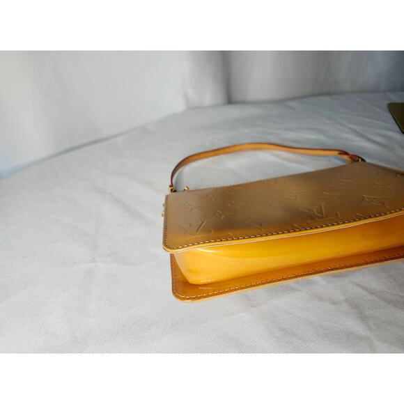 Louis Vuitton Yellow Lexington Pochette Vernis Patent Leather Shoulder Bag - Picture 14 of 15